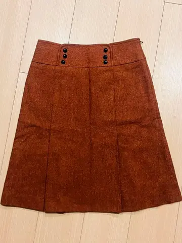 브라운 타이트 스커트 무릎 기장