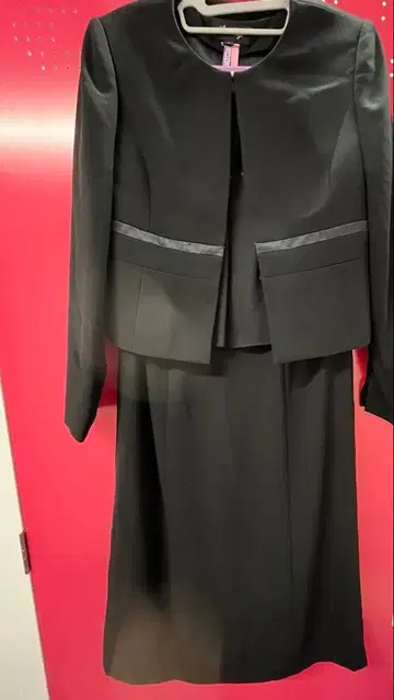 애드 루즈 블랙 상복 수트