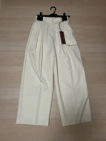 미사용 새상품 CREDONA ICHIGUN pants 아이보리