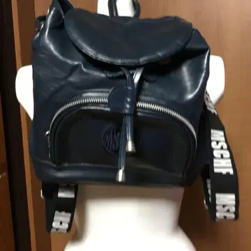 MSCHF 네이비 플랩 백팩