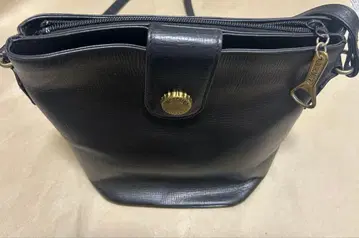 모스키노 MOSCHINO 숄더백 가죽 복조리 블랙 레어템