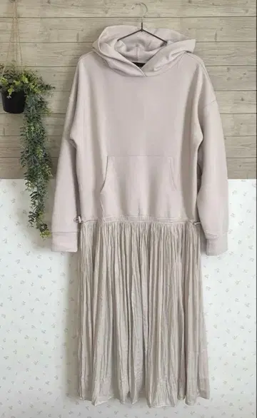 택 포함 새상품 Carina Luce 후디 도킹 원피스