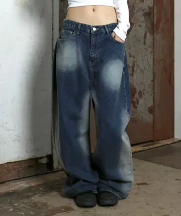 [UNISEX] 빈티지 워싱 그라데이션 데님 와이드 팬츠