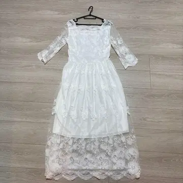 화이트 플라워 자수 롱 원피스