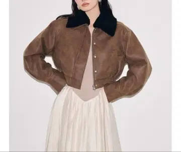 릴리 브라운 숏 기장 가죽풍 블루종