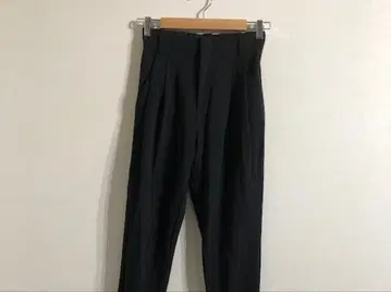 [ 새상품급 ] 블랙 플리츠 슬랙스