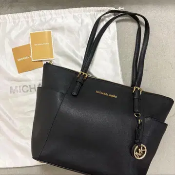 MICHAEL KORS 블랙 토트백