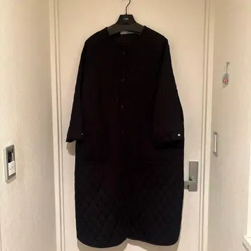 블랙 퀼팅 롱 코트