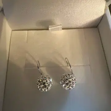 스와로브스키 크리스탈 화이트 골드 귀걸이