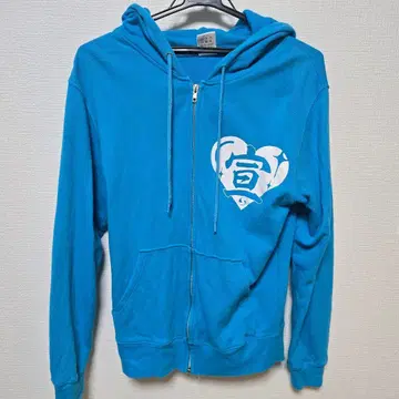 초 도키메키 센덴부 스테디셀러 후드티 츠지노 카나미