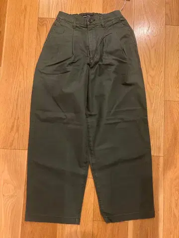 내추럴 랜드리 카키 팬츠 사이즈 1