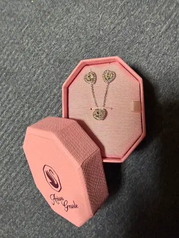 스와로브스키 아리아나 하트형 귀걸이와 목걸이 세트