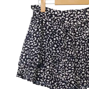 [컨디션 최상] 아푸와이저 리셰 꽃무늬 플레어 숏팬츠 벨트 포함 올 패턴