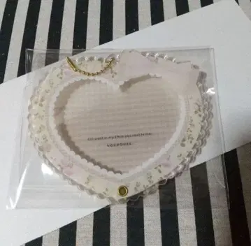 후쿠야 아크릴 프레임 리틀 플라워 하트 화이트