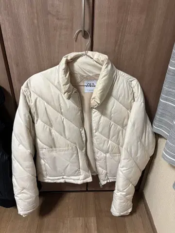 아이보리 숏 기장 다운 자켓