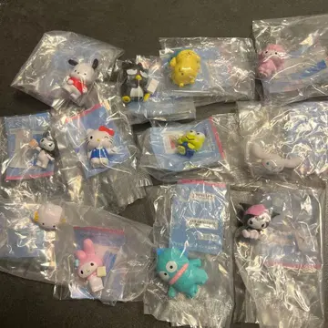 산리오 x 게키오치군 힘내 청소 피규어 컴플리트