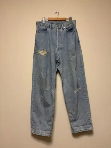 COCOON FIT JEANS (DAMAGED)