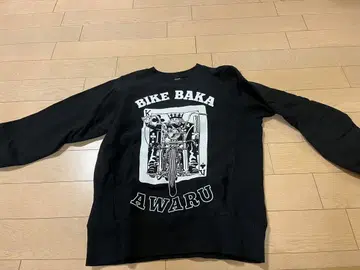 우라와 레드 다이아몬즈 디자인 맨투맨 블랙