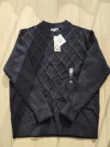 유니클로 다이아 스티치 크루넥 스웨터 JW ANDERSON