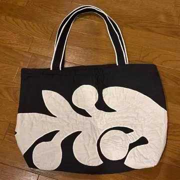 하와이안 퀼트 블랙 앤 화이트 토트백 새상품급