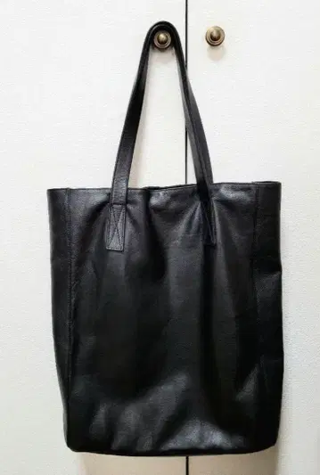 블랙 가죽 토트백