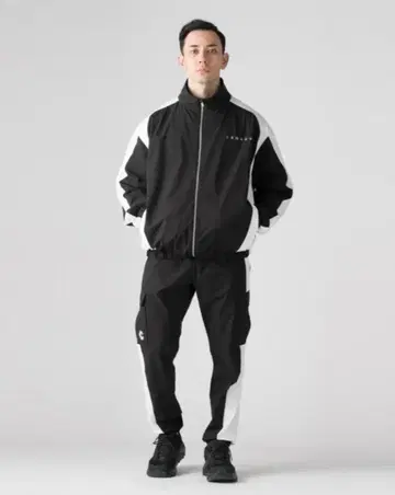 [ 새상품급 ] CRONOS 나일론 저리 상하의