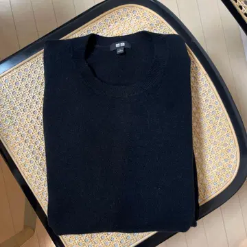 유니클로 캐시미어 크루넥 스웨터