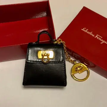 Salvatore Ferragamo 미니 백 모양 키링 ( 블랙 )