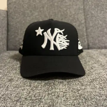 [ 컨디션 최상 ] HELLSTAR NY SNAPBACK CAP