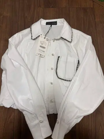 ZARA 화이트 버튼업 셔츠 긴팔