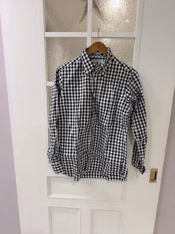 INDIVIDUALIZED SHIRTS 긴팔 셔츠 블랙/화이트