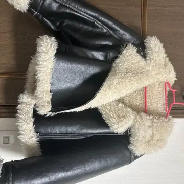 블랙 가죽 무스탕 코트 플리스 포함