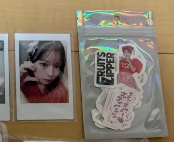 FRUITSZIPPER 츠키아시 아마네 프린트 폴라로이드 스티커 2세트