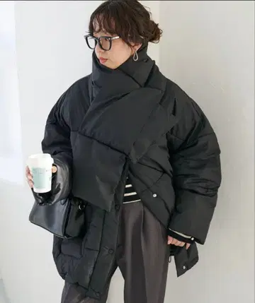 discoat [WEB 한정판] 머플러 포함 노카라 페이크 다운