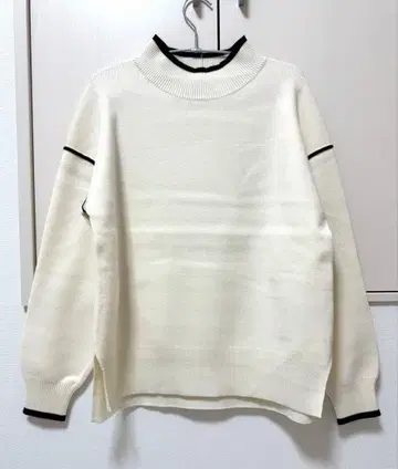 글로벌 워크 멜티 니트 멜티 파이핑 풀오버 니트