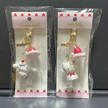 키티 시나몬 딸기 휘핑 케이크 키링 산리오