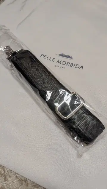PELLE MORBIDA 캐피타노 백 스트랩