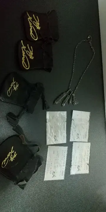 BIGHAND 실버 페더 목걸이