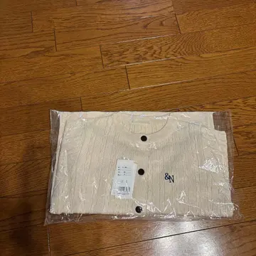 &N 리브 가디건 크림색
