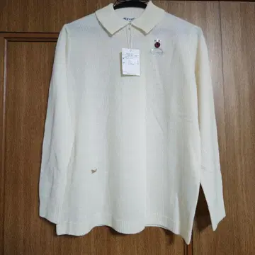 새상품 PICONE 카라 부착 스웨터 38 아이보리