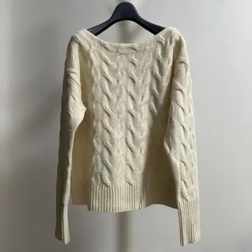 IENA 아이보리 케이블 니트 스웨터