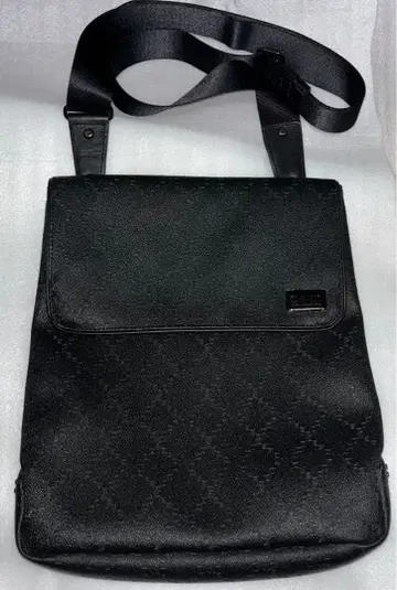 제로 할리버튼 모노그램 패턴 숄더백 새상품급