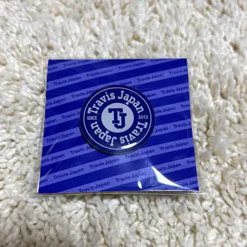 TravisJapan 's travelers 구매 혜택 핀 배지