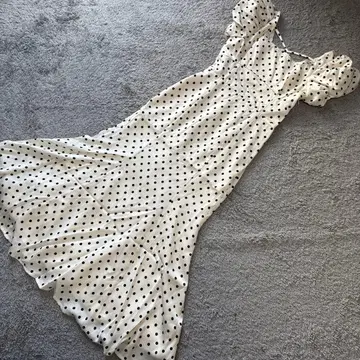 RESEXXY 도트 버블 슬리브 머메이드 롱 원피스 오프화이트 used