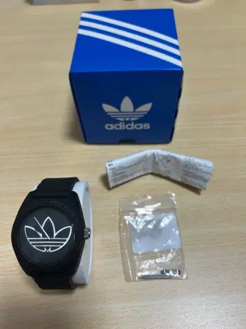 adidas 블랙 실리콘 손목시계