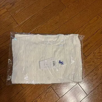 &N 화이트 가디건