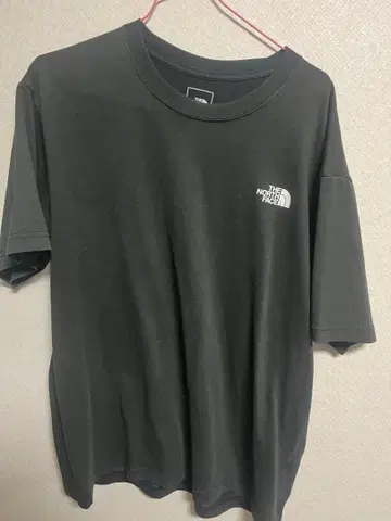 THE NORTH FACE 블랙 티셔츠