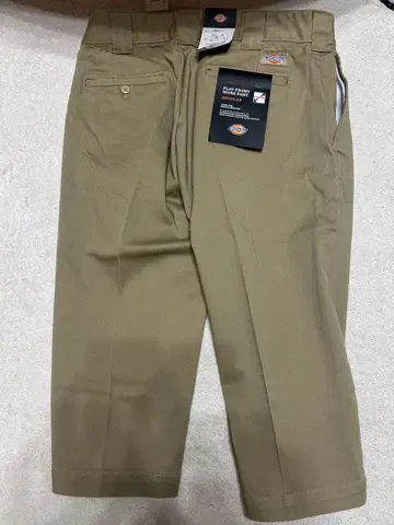 Dickies 베이지 숏팬츠