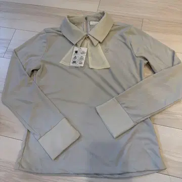 Fairliar 페어라이어 베이지 카라 부착 리본 디자인 셔츠