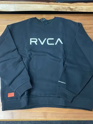 RVCA 맨투맨 22